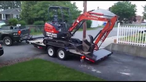 how to operate mini excavator